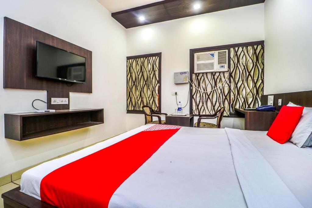 Hotel Sartaj Ludhiana Exterior foto
